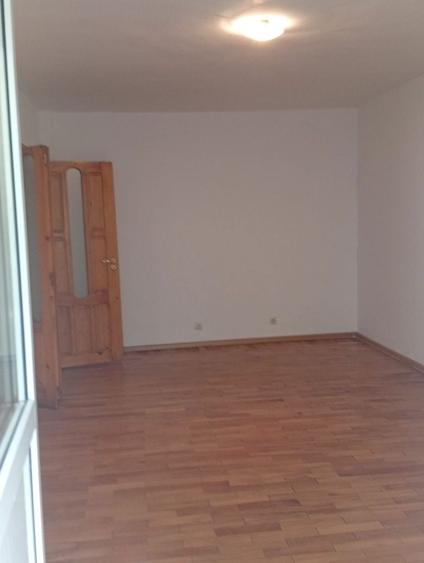 Vand apartament trei camere etaj 2,zona rezidentiala Piatra Neamt - 8