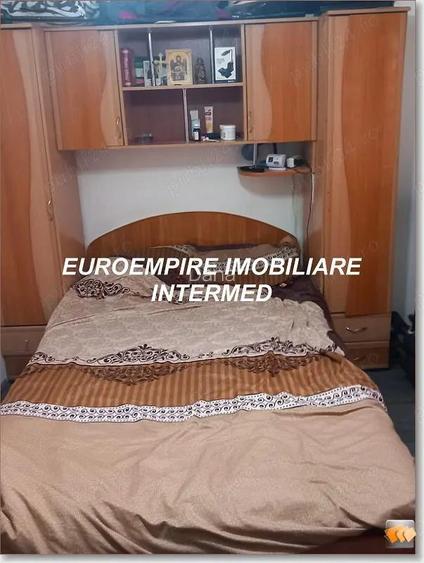 Garsoniera decomandata ,zona Far