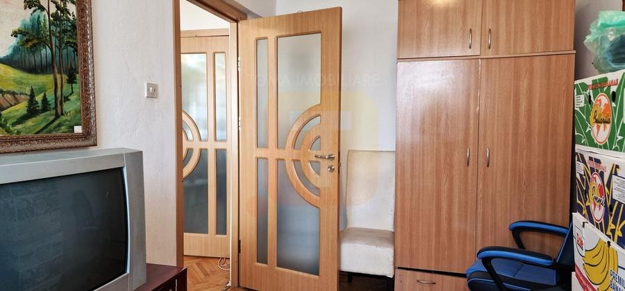 Apartament 3 camere de vânzare, etaj 2 din 4, Aleea Tiparului - 10