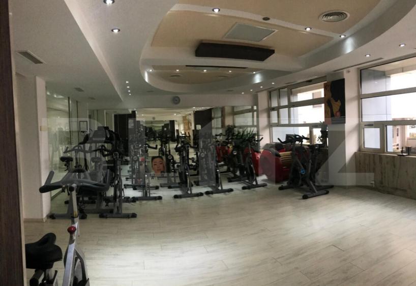 Spatiu comercial / Spa de Vanzare, 290 mp, zona Micro 3 Targ - 1