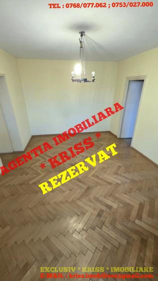 Apartament cu 3 camere semidecomandat în Craiovei