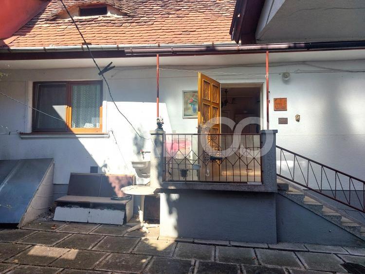 Casa 78 mpu curte proprie pretabila regim hotelier zona istorica Sibiu - 1