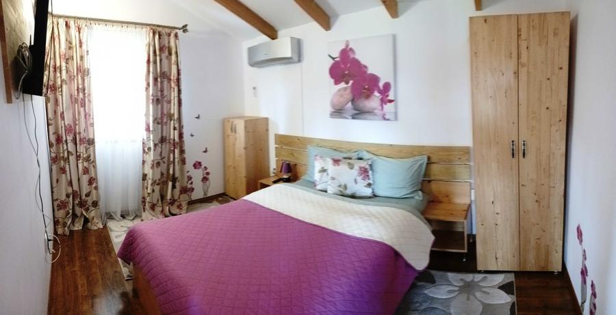Casă cu 4 camere în Cerbu