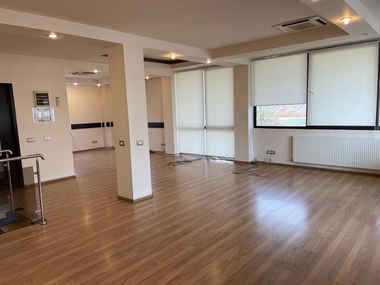 Piata Victoriei | Cladire de Birouri de vanzare - 1