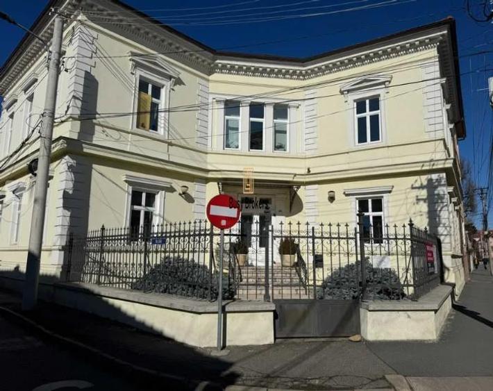 Spatii Birouri - 200 mp - Zona Centrala - 1