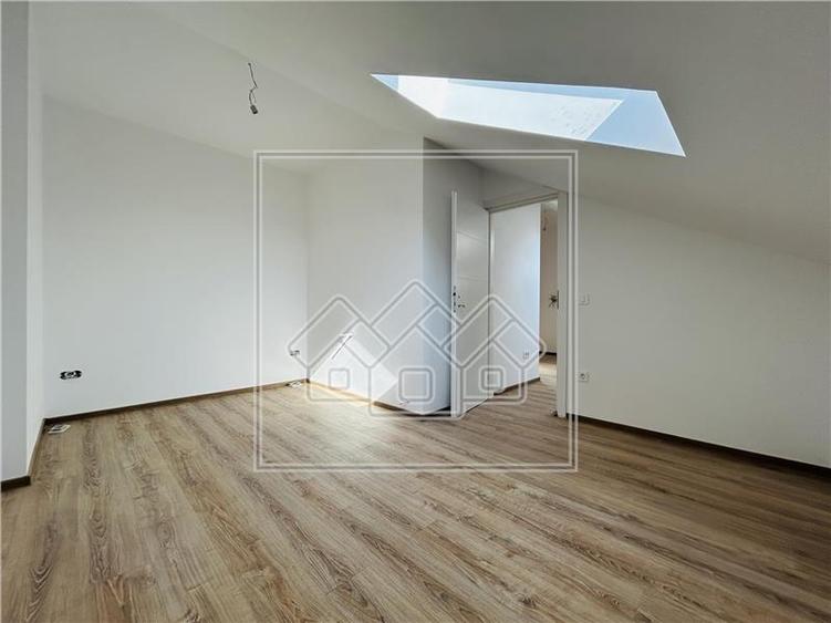 Apartament de vanzare in Sibiu - 4 camere, balcon - ap la vila - 21