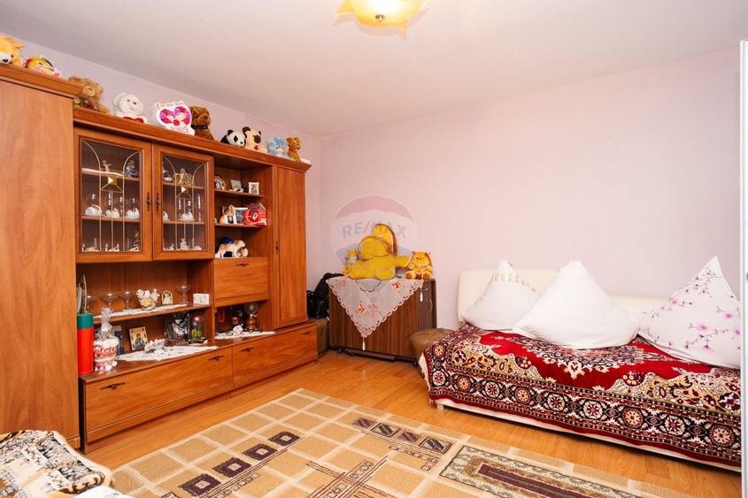 Casă de Vânzare, 3 Camere, 1577mp Teren la E58 - Lețcani, Iași - 9