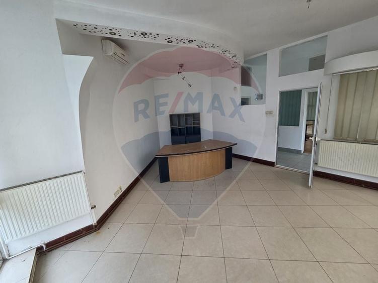 Ansamblu casa de locuit, hala productie ,spatiu de birouri si teren - 2