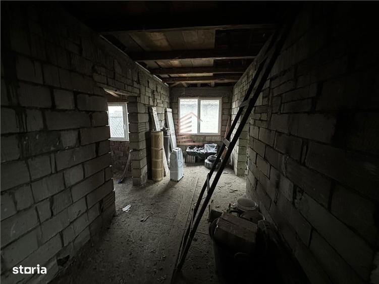 Casa 5 camere parter + etaj, teren de 1000 mq Livada - 9