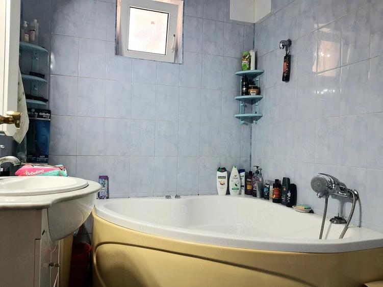 Casă cu Teren 303 Mp în Central