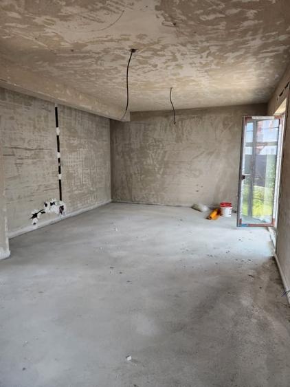 Duplex cu 4 camere cu Canalizare în Florești