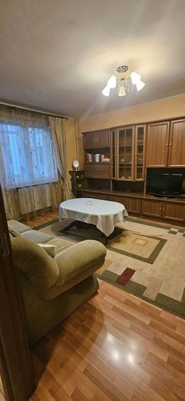 Apartament cu 2 camere semidecomandat în Dara