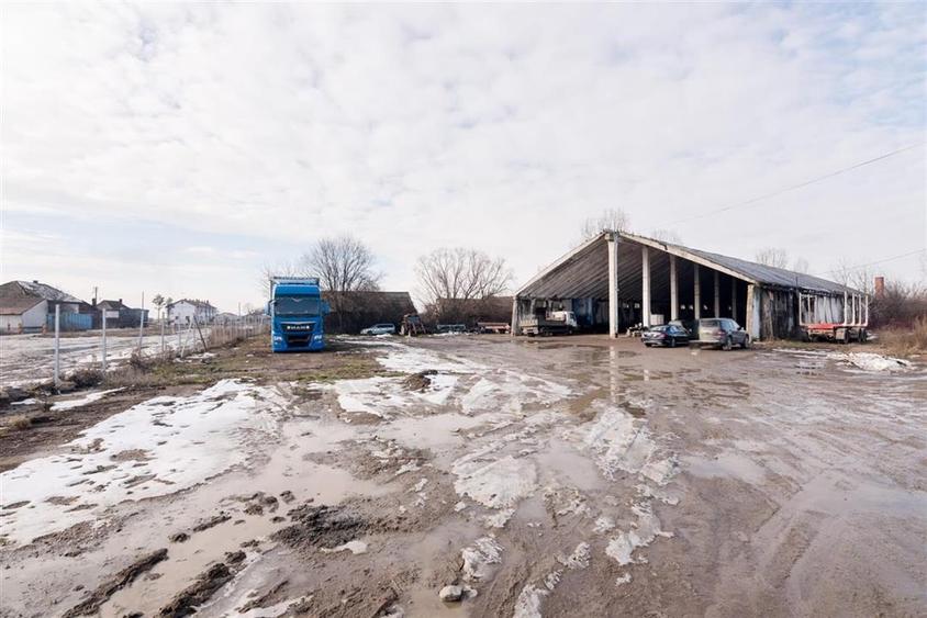 Spațiu industrial, de 1,483 mp, în Tileagd