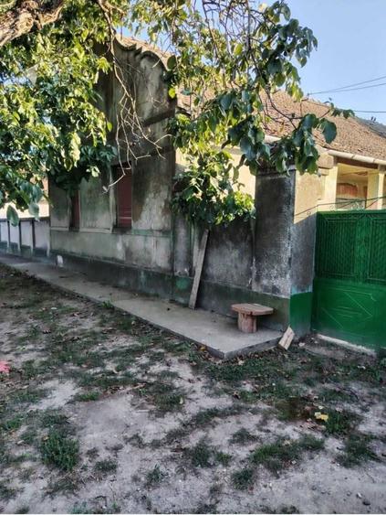 Casă cu 3 camere în Pădureni