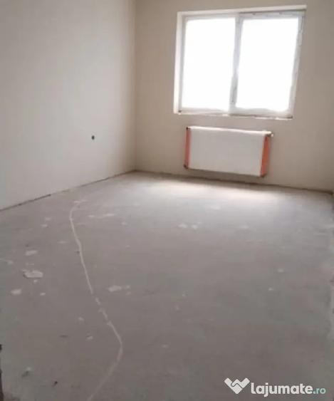 Apartament cu 2 camere semidecomandat în Chinteni