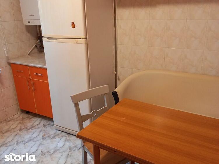 Apartament cu 3 camere în Vitan