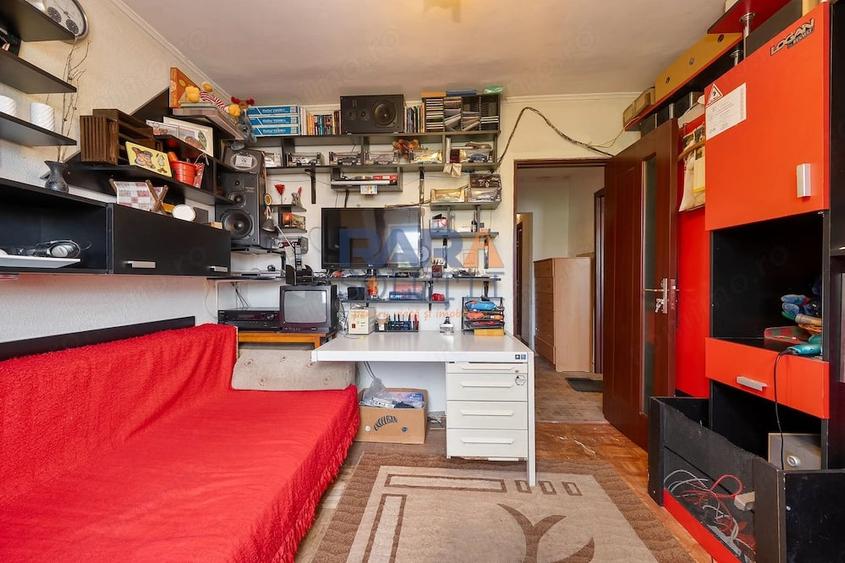 Apartament cu 3 camere decomandat în Sud