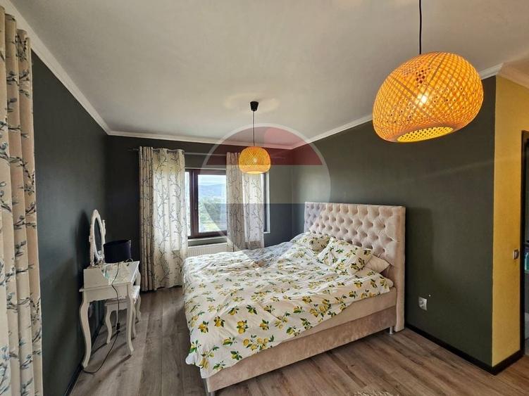 Casă individuală cu 5 camere cu Teren 338 Mp în Florești