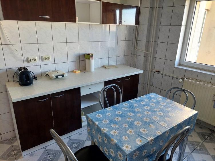 Apartament cu 2 camere decomandat, mobilat în Drumul Taberei