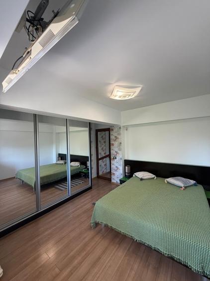 Apartament cu 3 camere decomandat, mobilat în Dacia