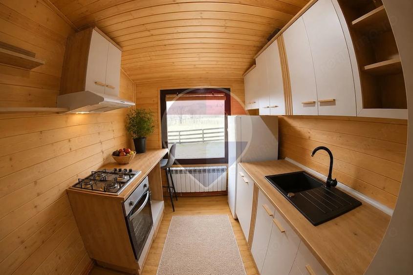 Casă cu Teren 1800 Mp în Strâmtura