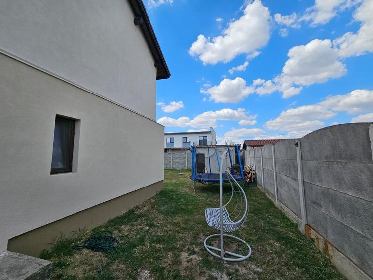 Casă individuală cu 5 camere cu Teren 605 Mp în Moșnița Nouă