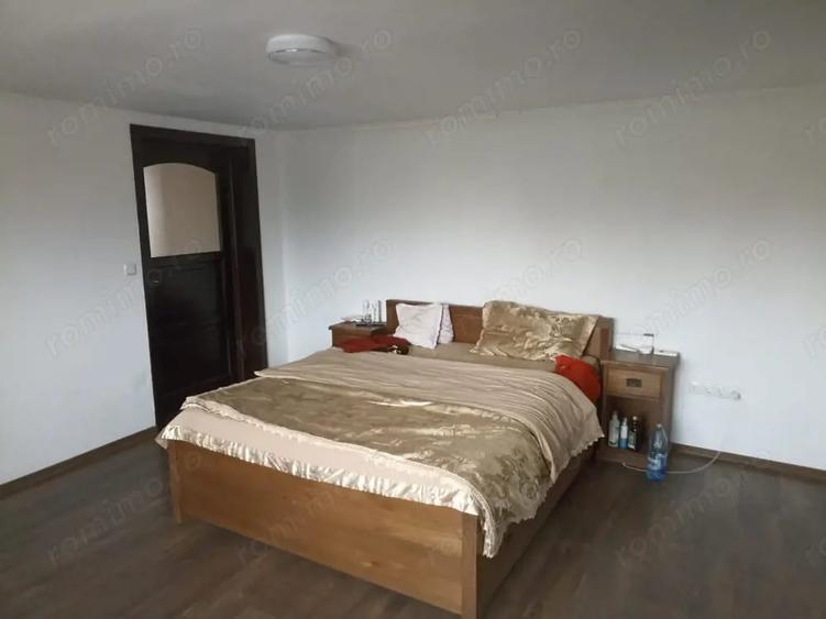 Casă cu 6 camere cu Teren 650 Mp în Central