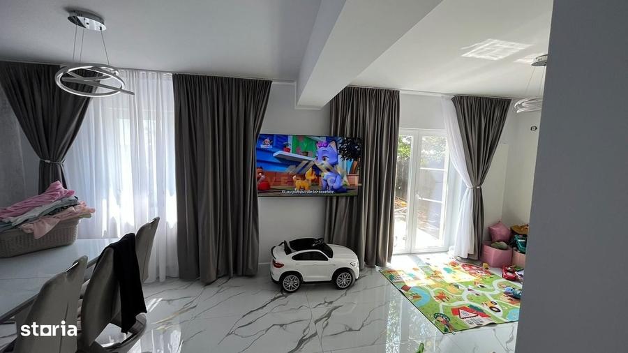 Casă cu 4 camere cu Teren 425 Mp în Vidra