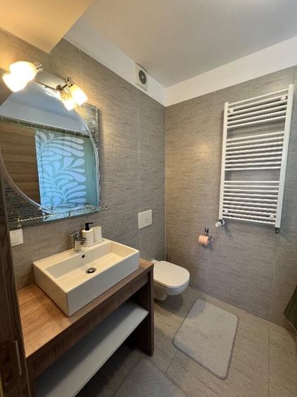 Apartament cu 3 camere semidecomandat, mobilat în Cotroceni