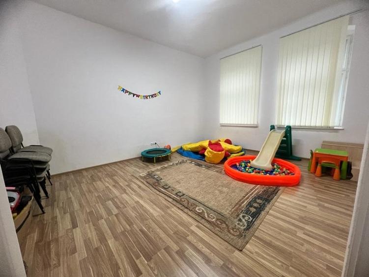 Birou, de 75 mp, în Central