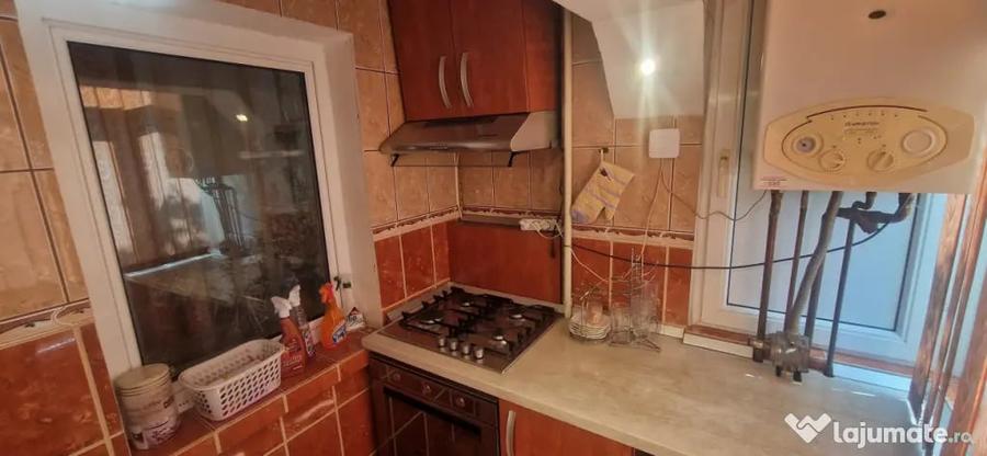 Apartament cu 3 camere decomandat în 1 Mai