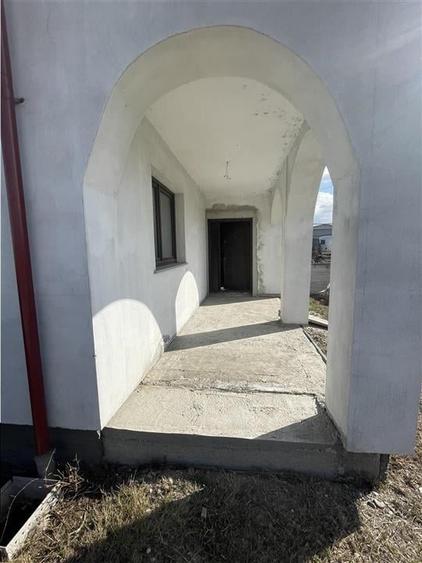Casă individuală cu 5 camere cu Teren 526 Mp în Exterior Nord