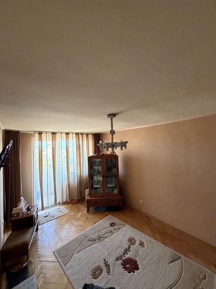 Apartament cu 4 camere în Central