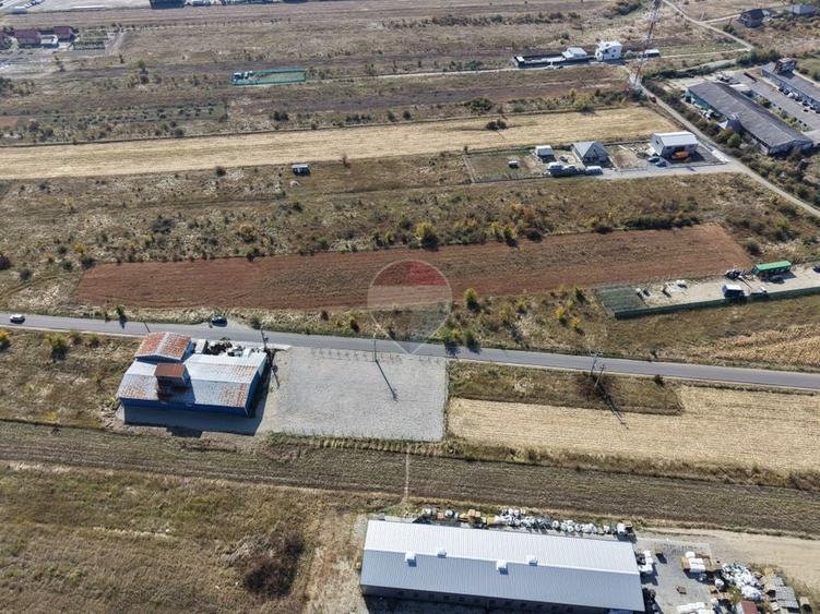 Teren agricol intravilan de 4900 mp, în Albota