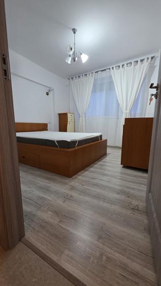 Apartament cu 3 camere decomandat în Doamna Ghica
