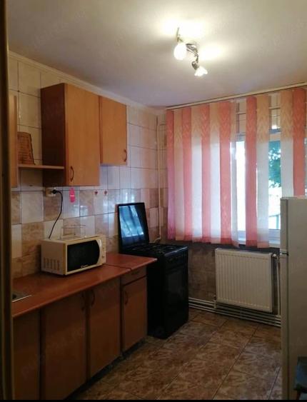 Garsonieră decomandată în Viziru 1
