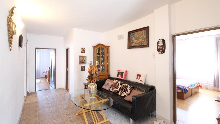 Vanzare casa D+P+1+pod si 519 mp teren in Piatra Neamt compusa din 2 apartamente - 6