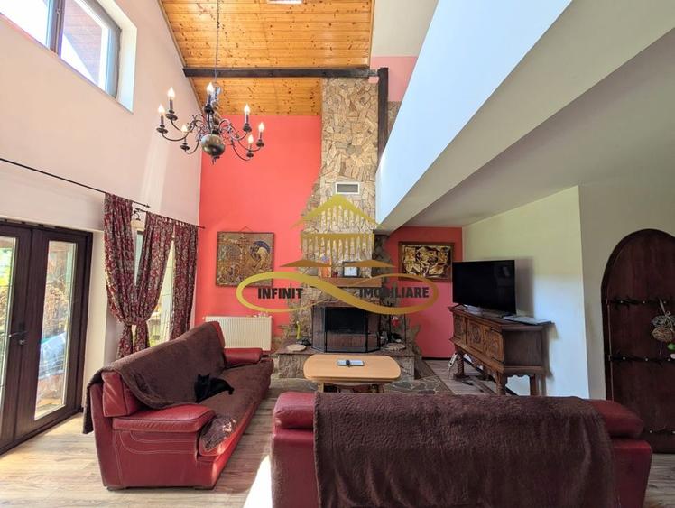 Casă &icirc;n Traian, poziție excelentă! - 9