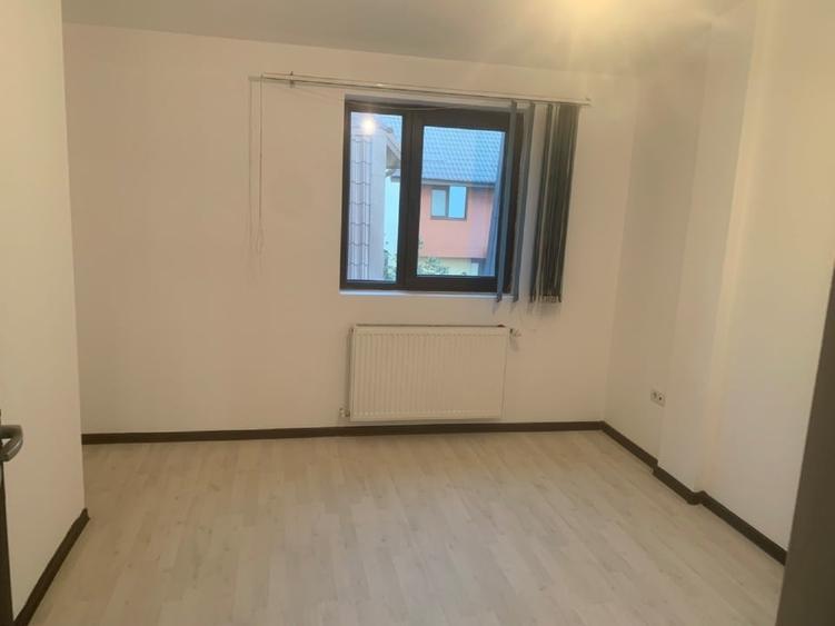 Vilă P+1+M – 3 camere + mansardă multifuncțională | Curte, parcare - 11