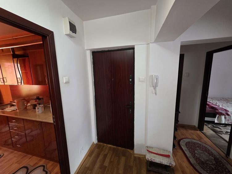 Apartament 3 camere ,Petrila str Republicii - 15