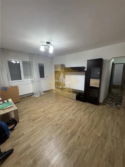 Apartament 3 camere - Zona Dacia - Etaj 2 - Centrala proprie - 7