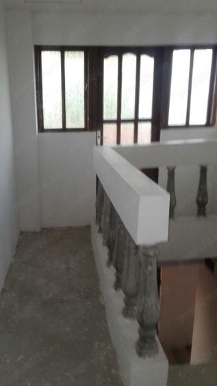 Vand casa la curte. - 9