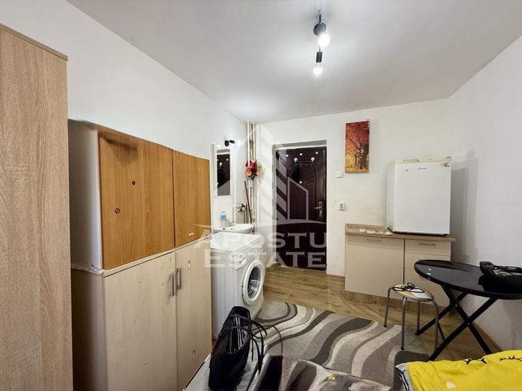 Garsoniera cu baie comuna, etaj 2, zona Take Ionescu - 1