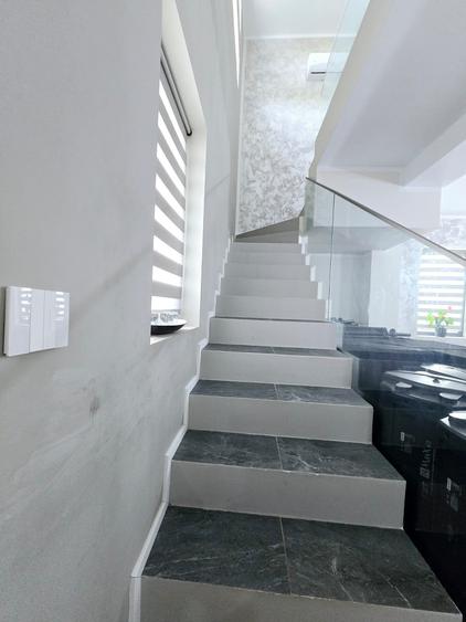 Gata de mutare - mobilata si utilata - str asfaltata - iaz cu pesti - 4 camere - 8