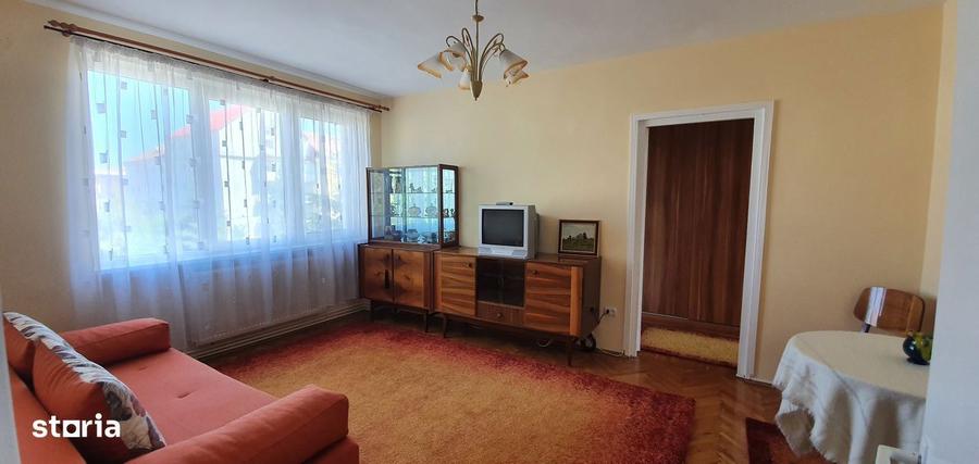Apartament 2 camere strada Hategului peste drum de Scoala Gennerala 1 - 4