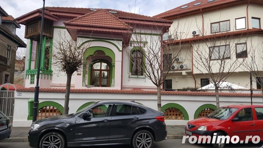 Casă cu 5 camere cu Teren 265 Mp în Victoriei