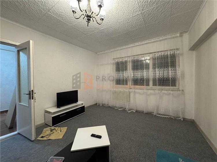 Apartament 4 camere cf 1 decomandat zona Micro 5 - 1