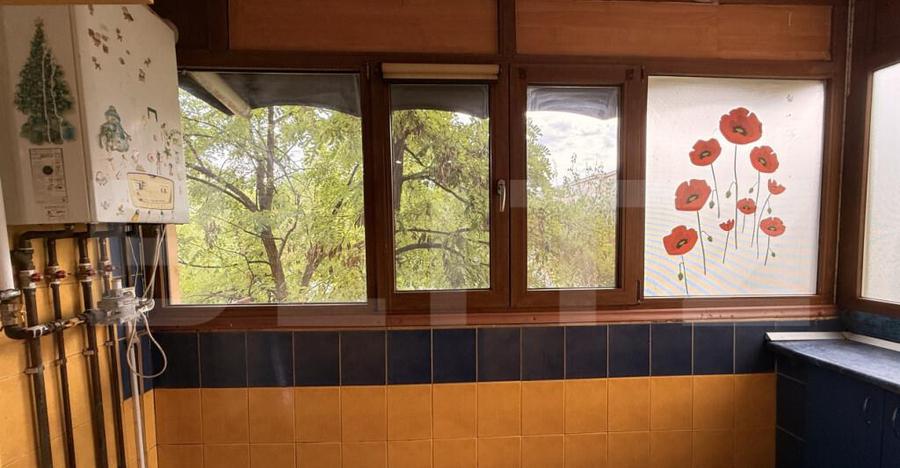 Apartament 3 camere decomandat, et. 1, 72 mp, zona 1 Mai - 1