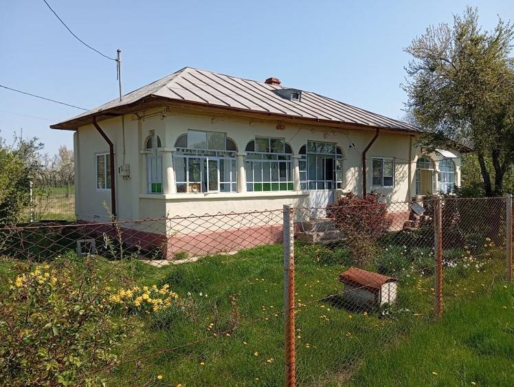 Casă cu 3 camere în Crucișoara