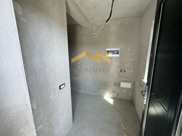 Duplex cu 4 camere cu Canalizare în Bucovăț (Remetea Mare)